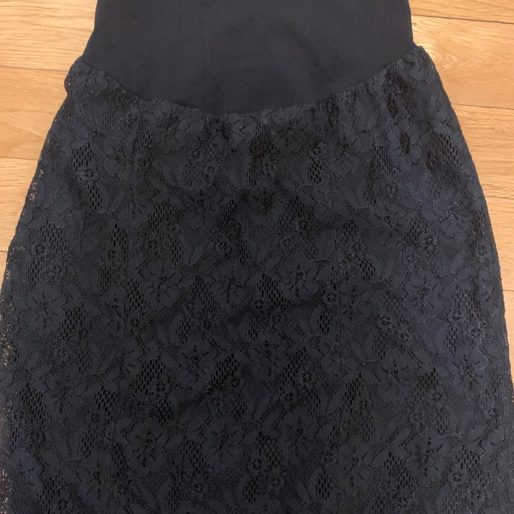 A Pea in the Pod Lace Skirt